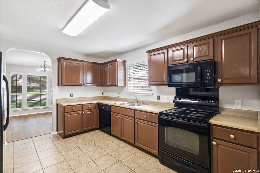 268 Donalan Dr, Converse, TX 78109