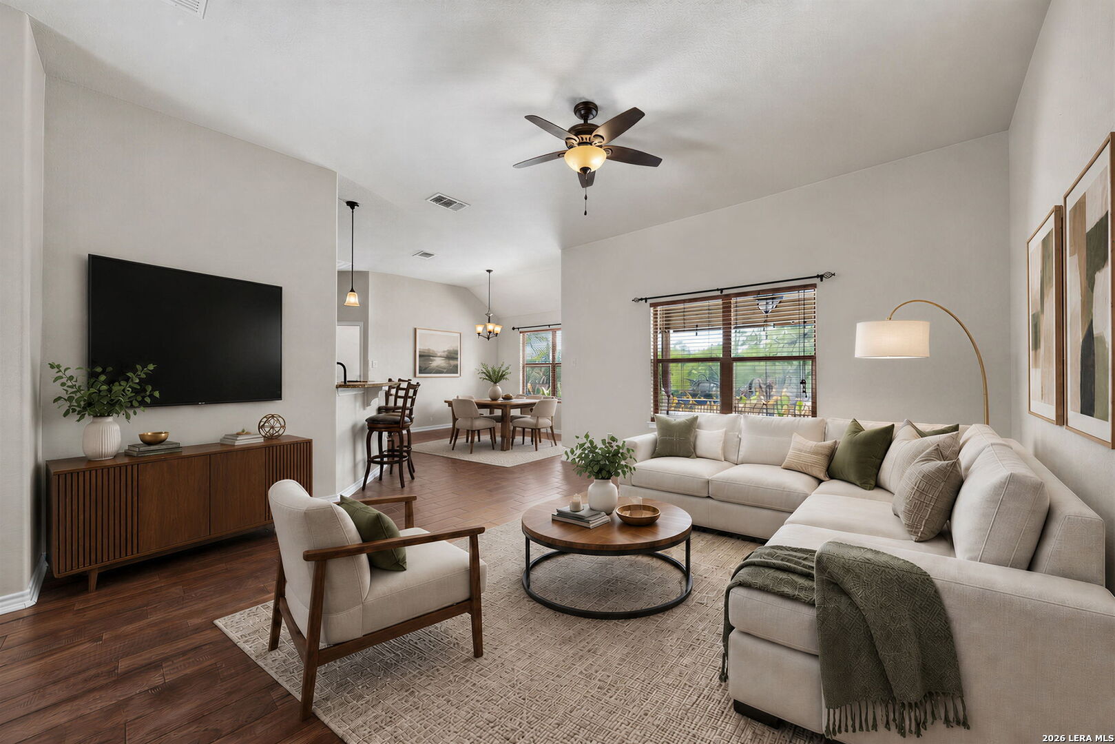 555 CIMARRON SQ, Poteet, TX 78065