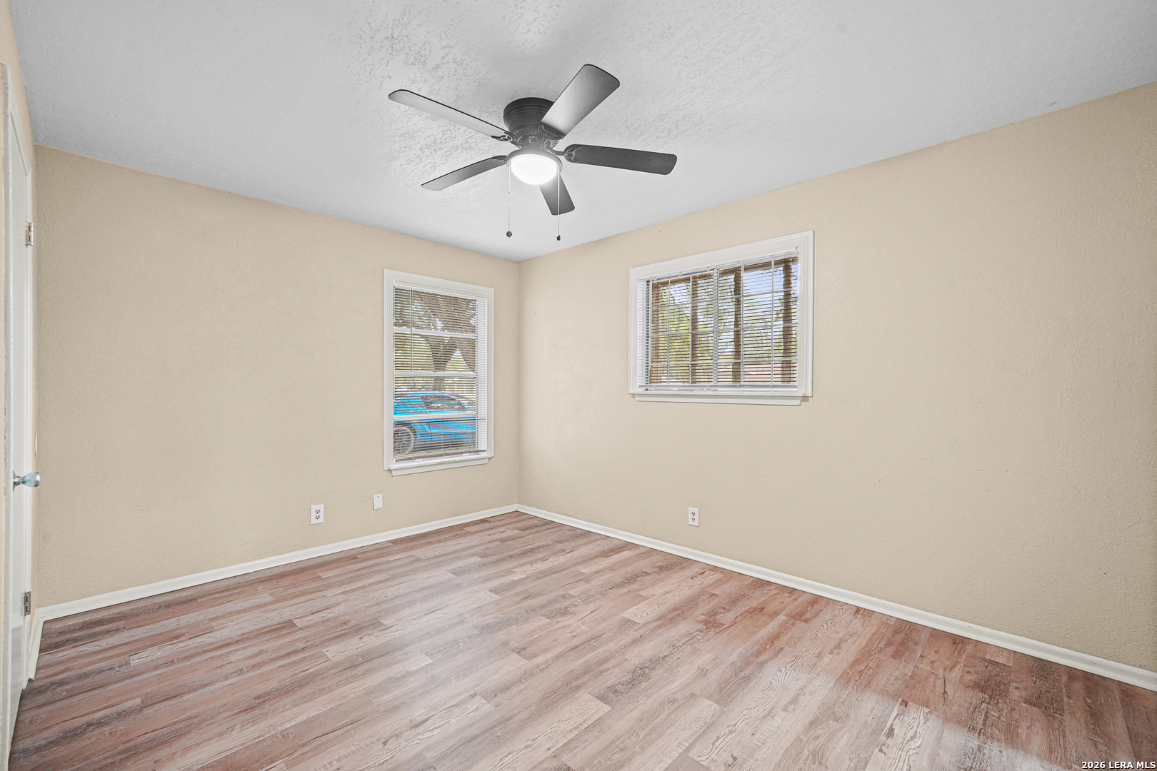 5125 FOXCROSS DR, Kirby, TX 78219