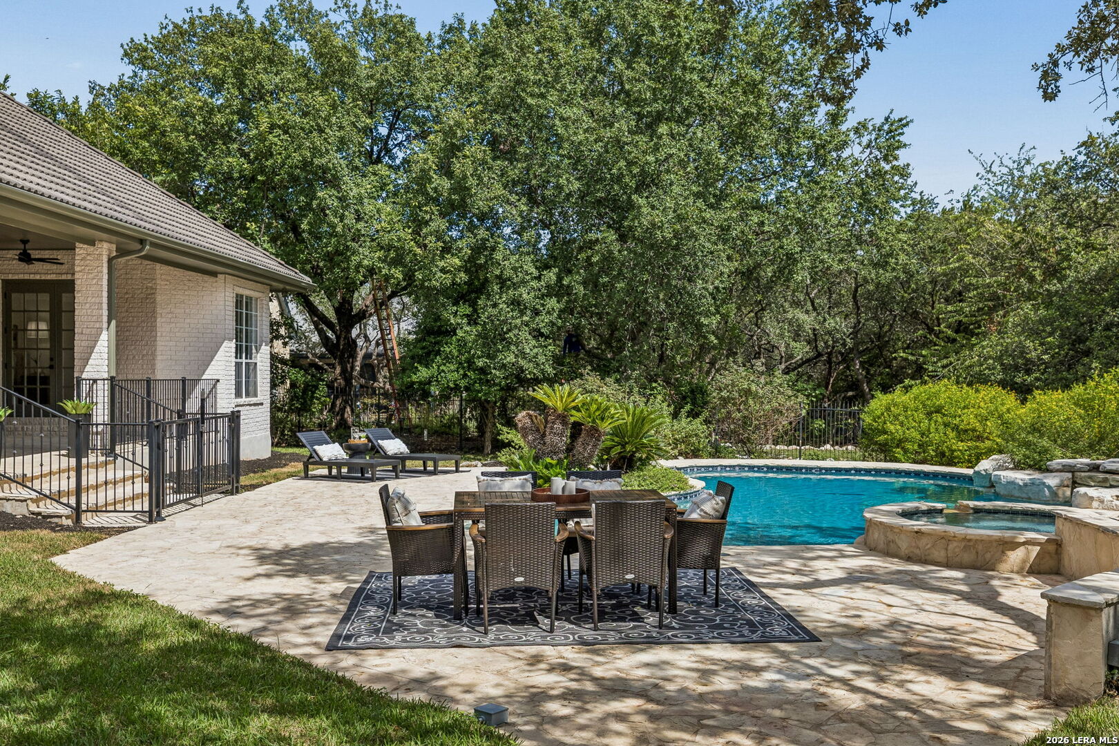 327 Pagoda Oak, Shavano Park, TX 78230