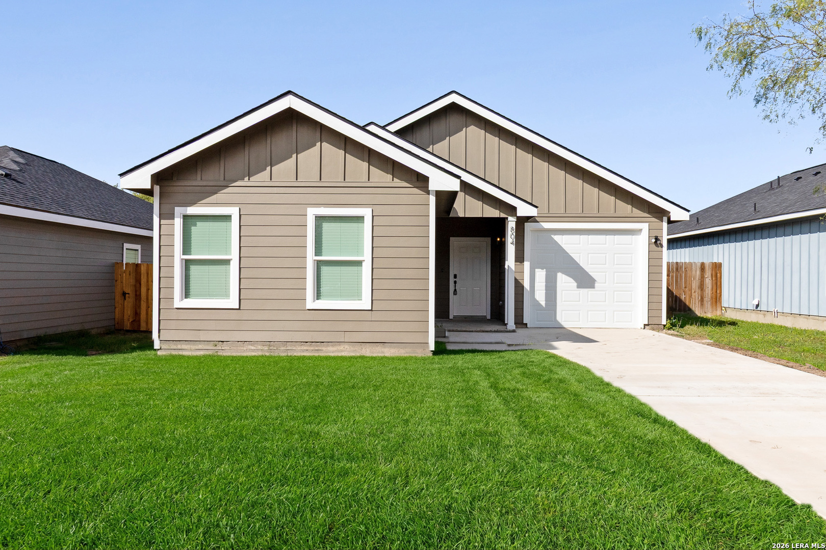 804 W HUNTINGTON ST, Beeville, TX 78102