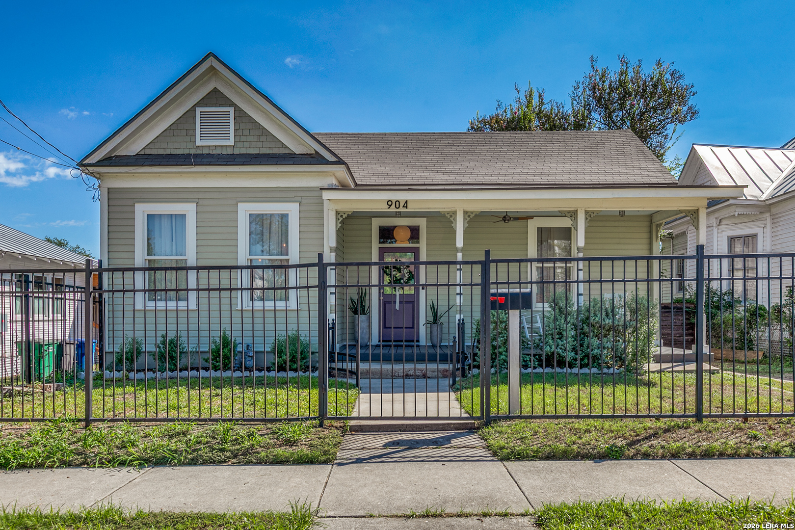 Photo 1 of Single family home for sale at 904 N Pine St, San Antonio, TX 78202 | MLS# 2020000 | Listing updated on 2026-10-07