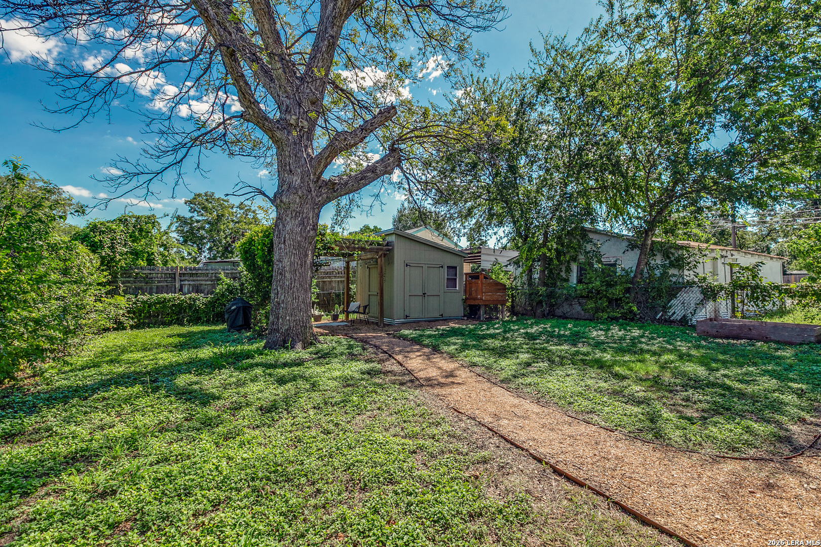 904 N PINE ST, San Antonio, TX 78202