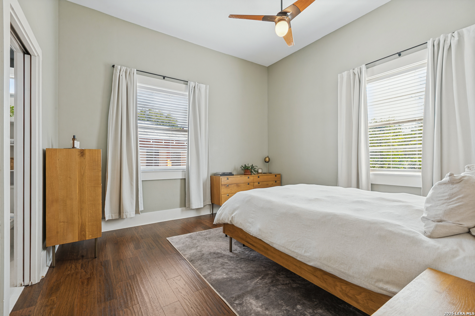 904 N PINE ST, San Antonio, TX 78202