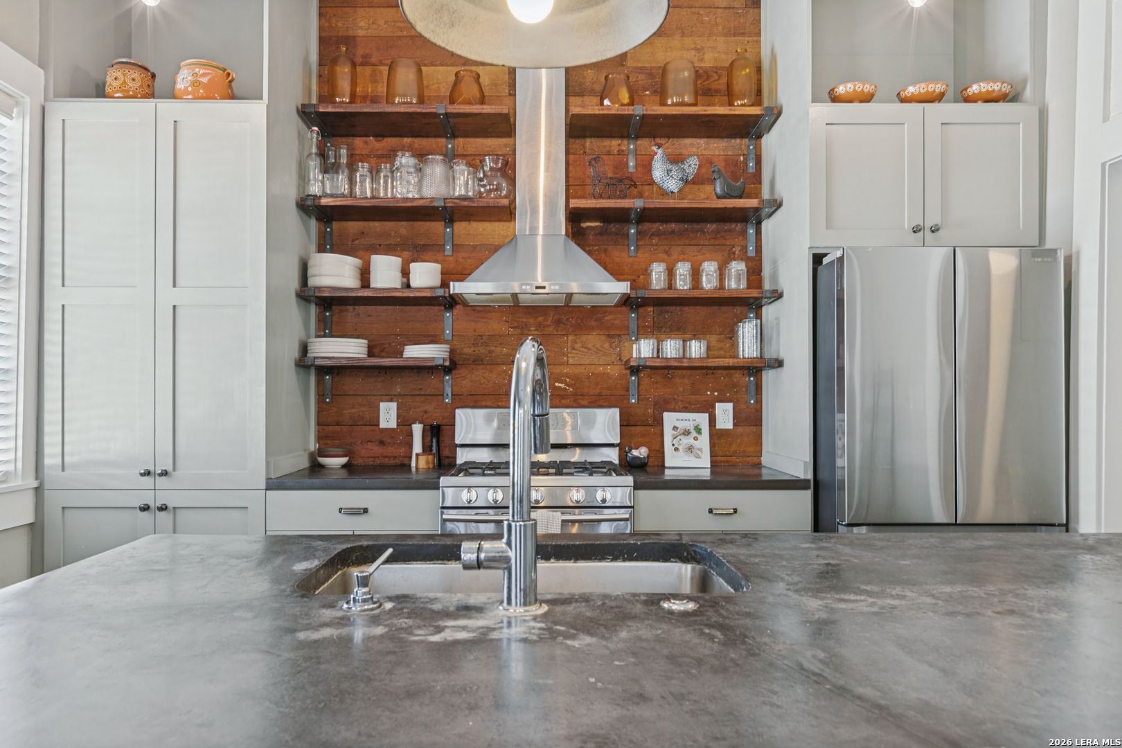 904 N PINE ST, San Antonio, TX 78202