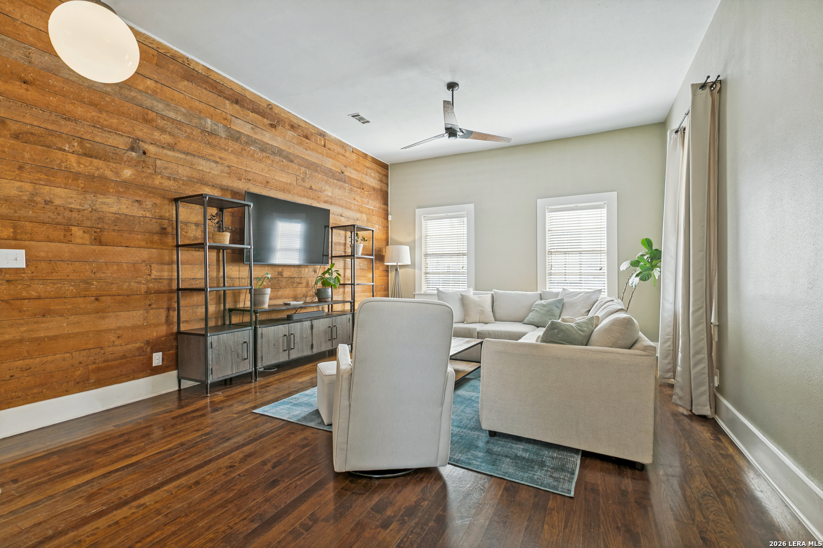 Photo 4 of Single family home for sale at 904 N Pine St, San Antonio, TX 78202 | MLS# 2020000 | Listing updated on 2026-10-07