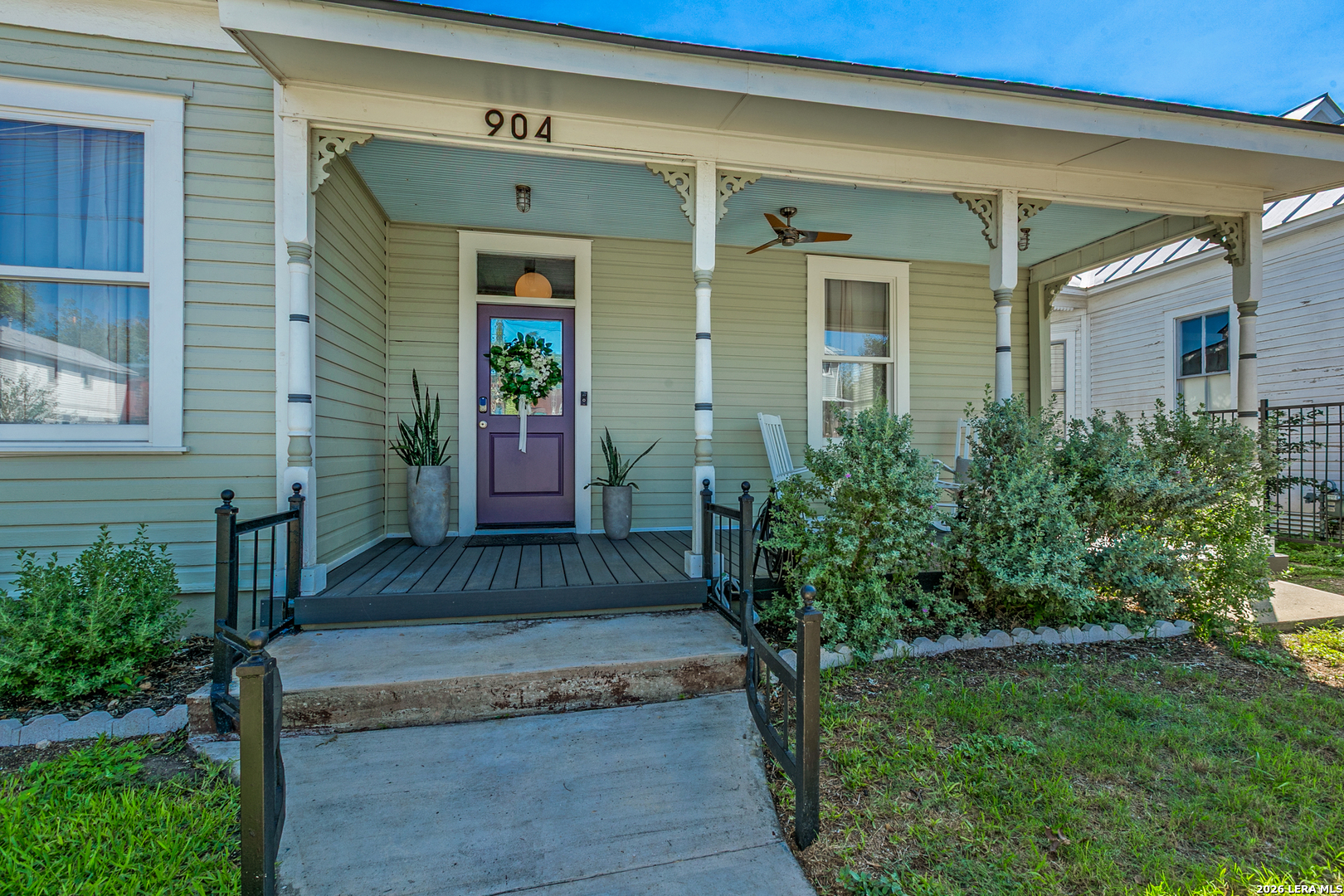 Photo 3 of Single family home for sale at 904 N Pine St, San Antonio, TX 78202 | MLS# 2020000 | Listing updated on 2026-10-07
