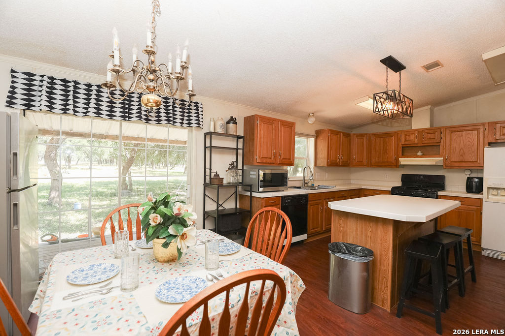 16658 N US Highway 377, London, TX 76854