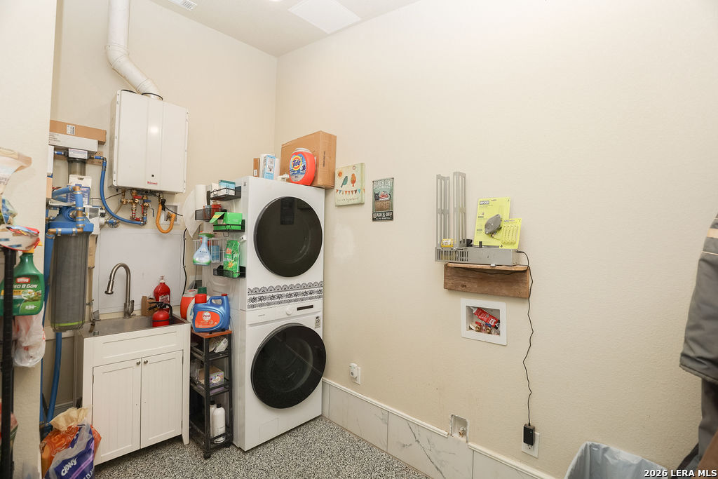16658 N US Highway 377, London, TX 76854