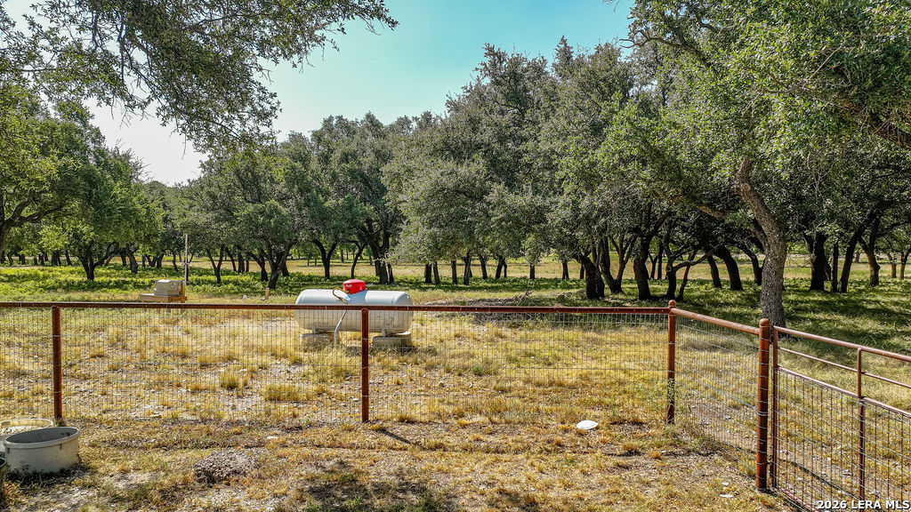 16658 N US Highway 377, London, TX 76854