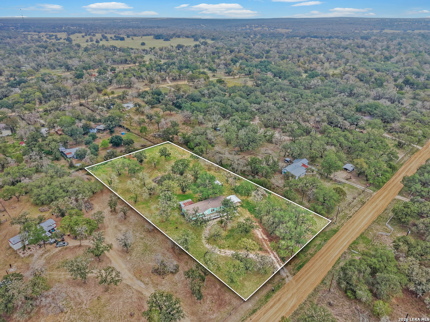 Property photo for 322 SHADY OAKS DR, Floresville, TX