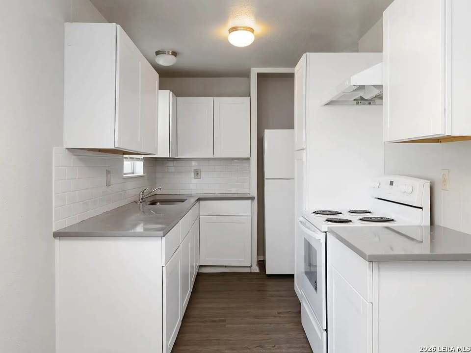 425 W Aviation, Universal City, TX 78148