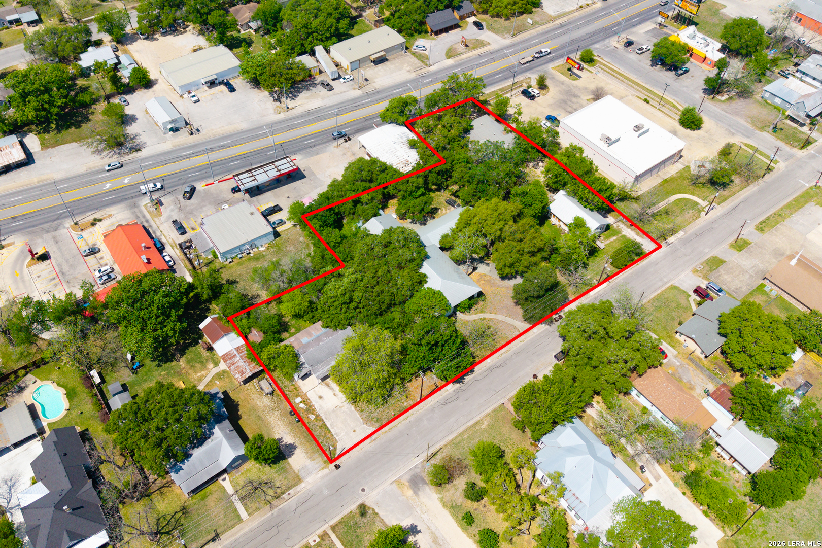725 S Brazos St, Lockhart, TX 78644