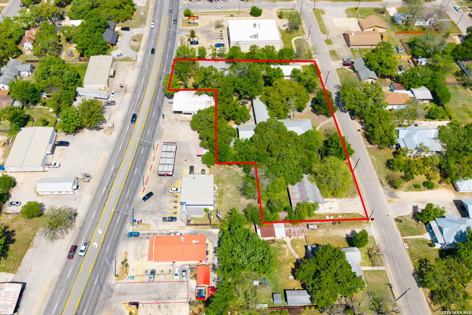 725 S Brazos St, Lockhart, TX 78644