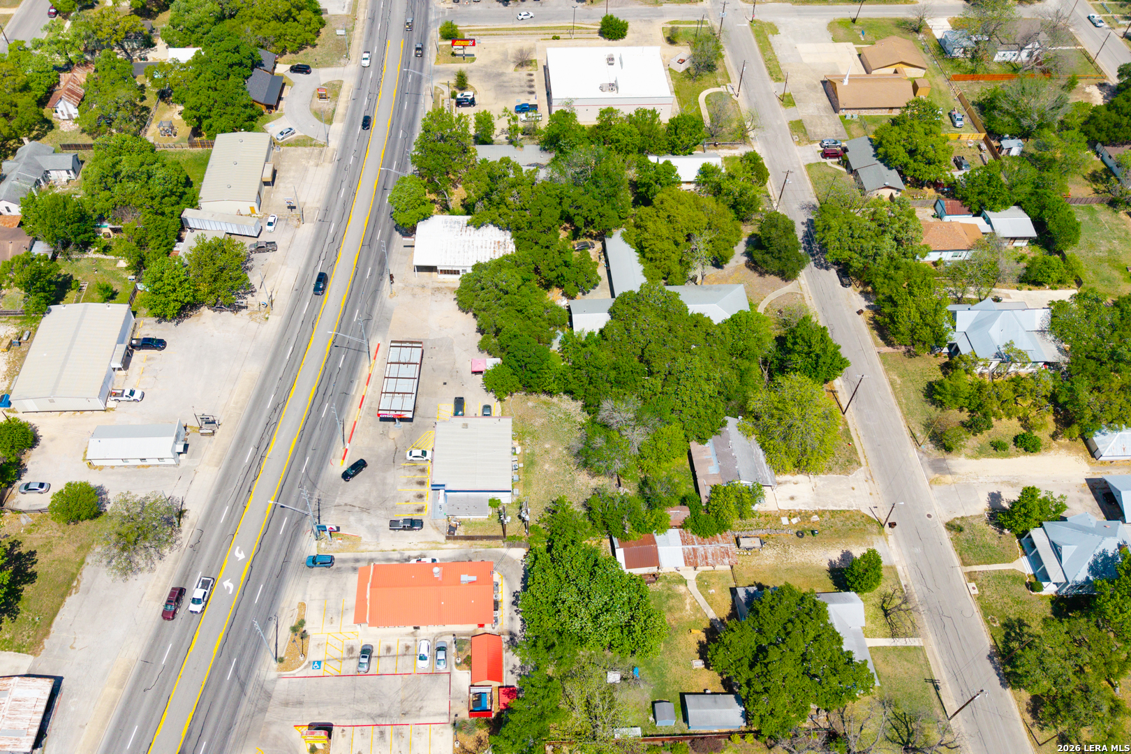 725 S Brazos St, Lockhart, TX 78644