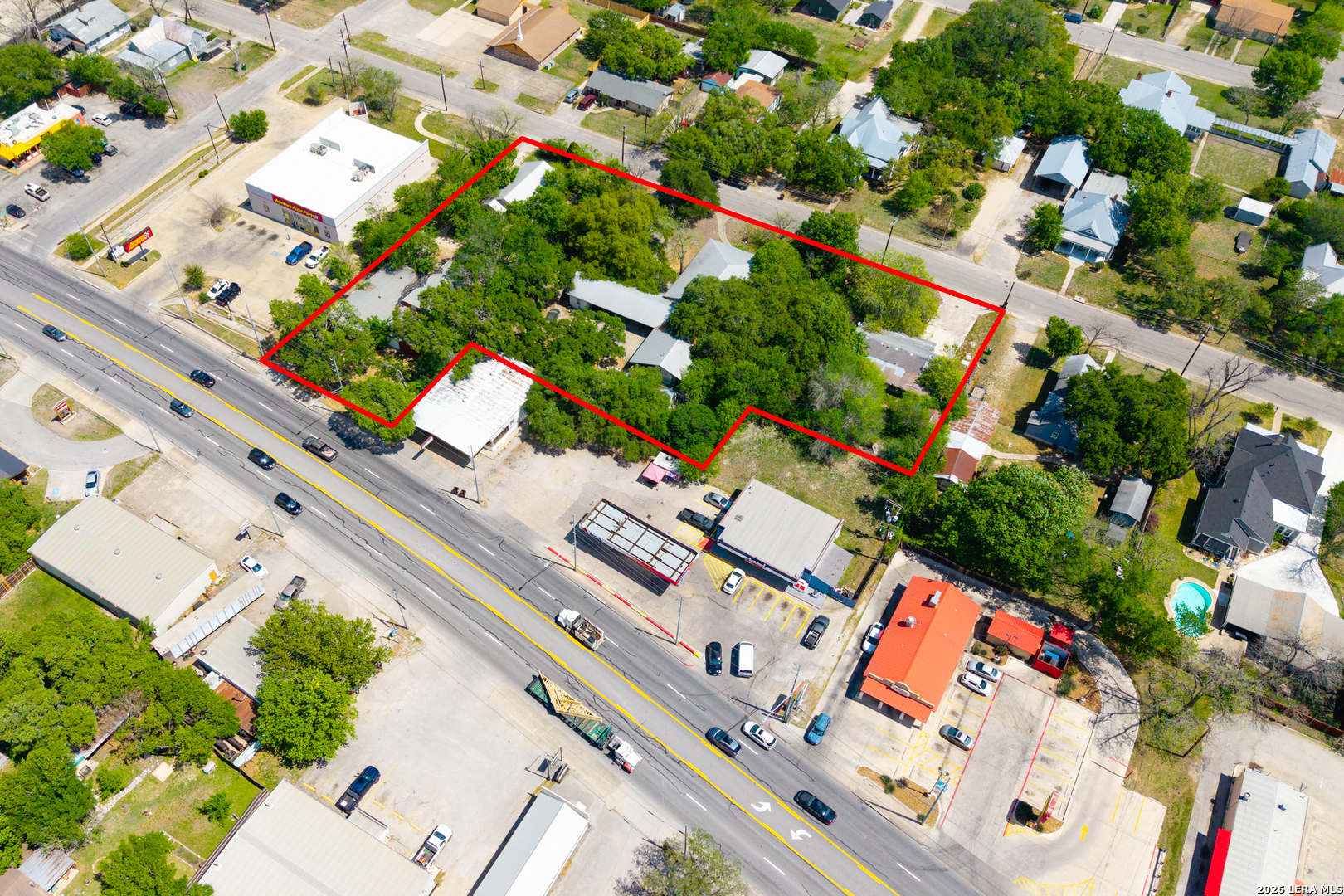 725 S Brazos St, Lockhart, TX 78644