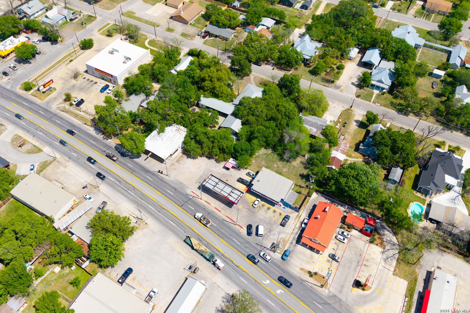 725 S Brazos St, Lockhart, TX 78644