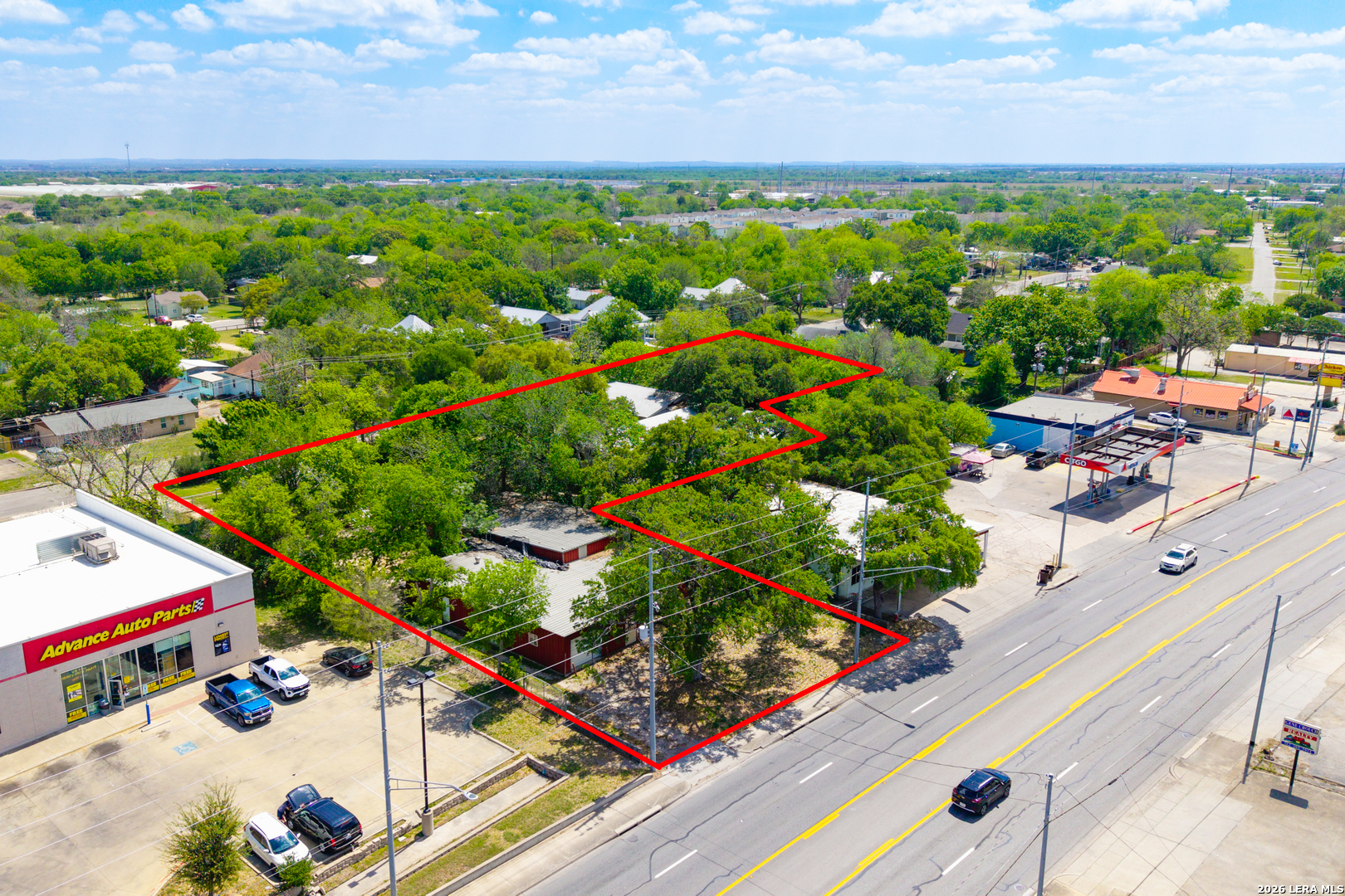 725 S Brazos St, Lockhart, TX 78644