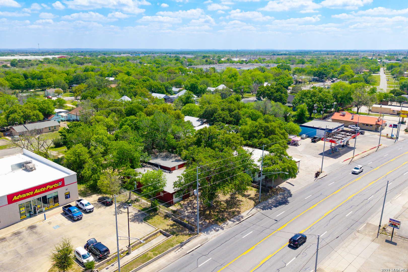 725 S Brazos St, Lockhart, TX 78644
