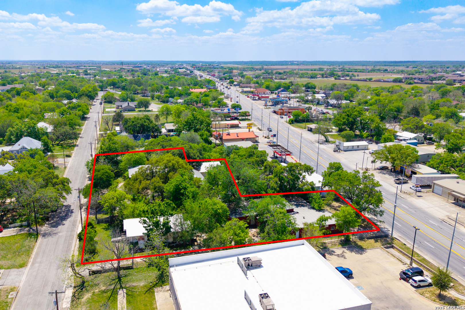 725 S Brazos St, Lockhart, TX 78644