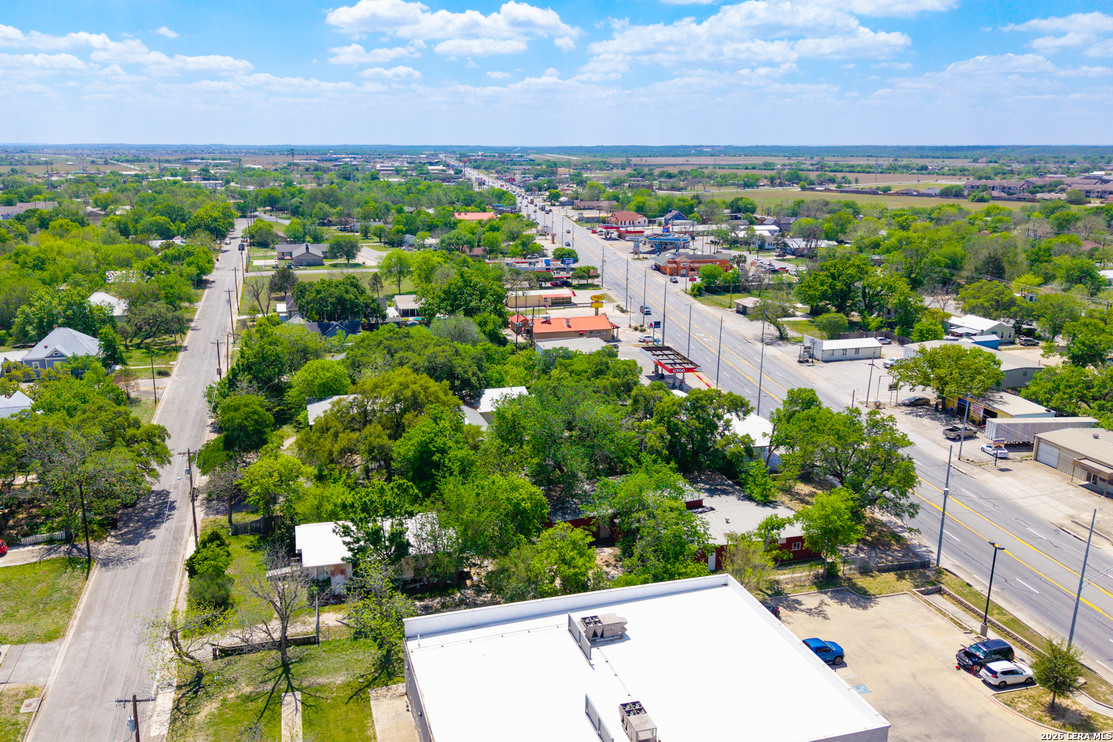 725 S Brazos St, Lockhart, TX 78644