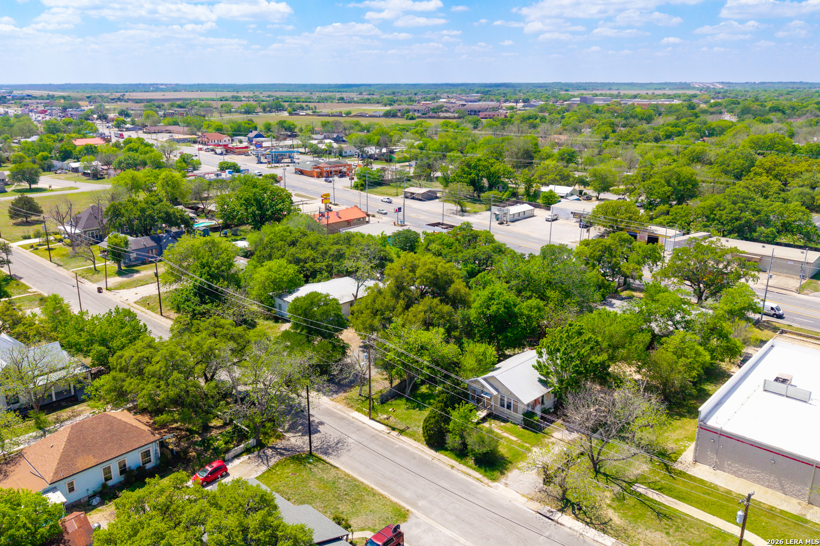 725 S Brazos St, Lockhart, TX 78644
