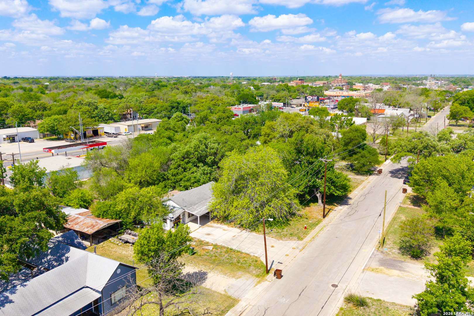 725 S Brazos St, Lockhart, TX 78644