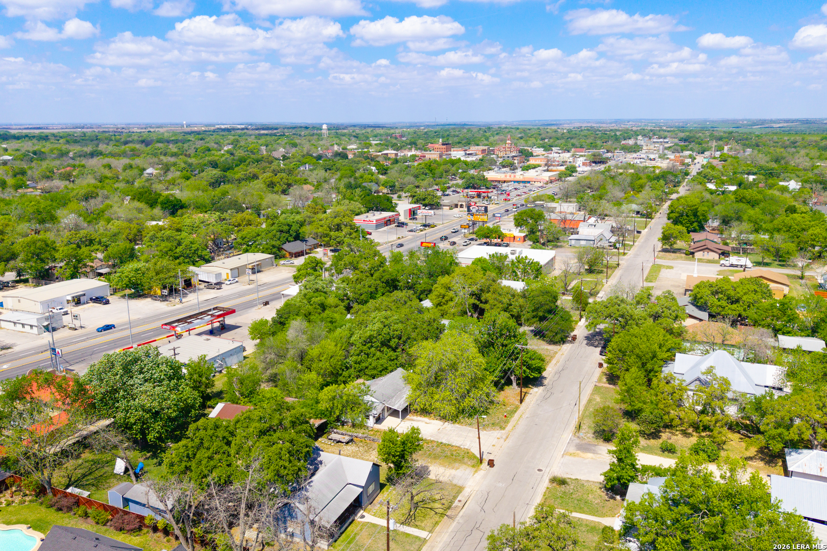725 S Brazos St, Lockhart, TX 78644