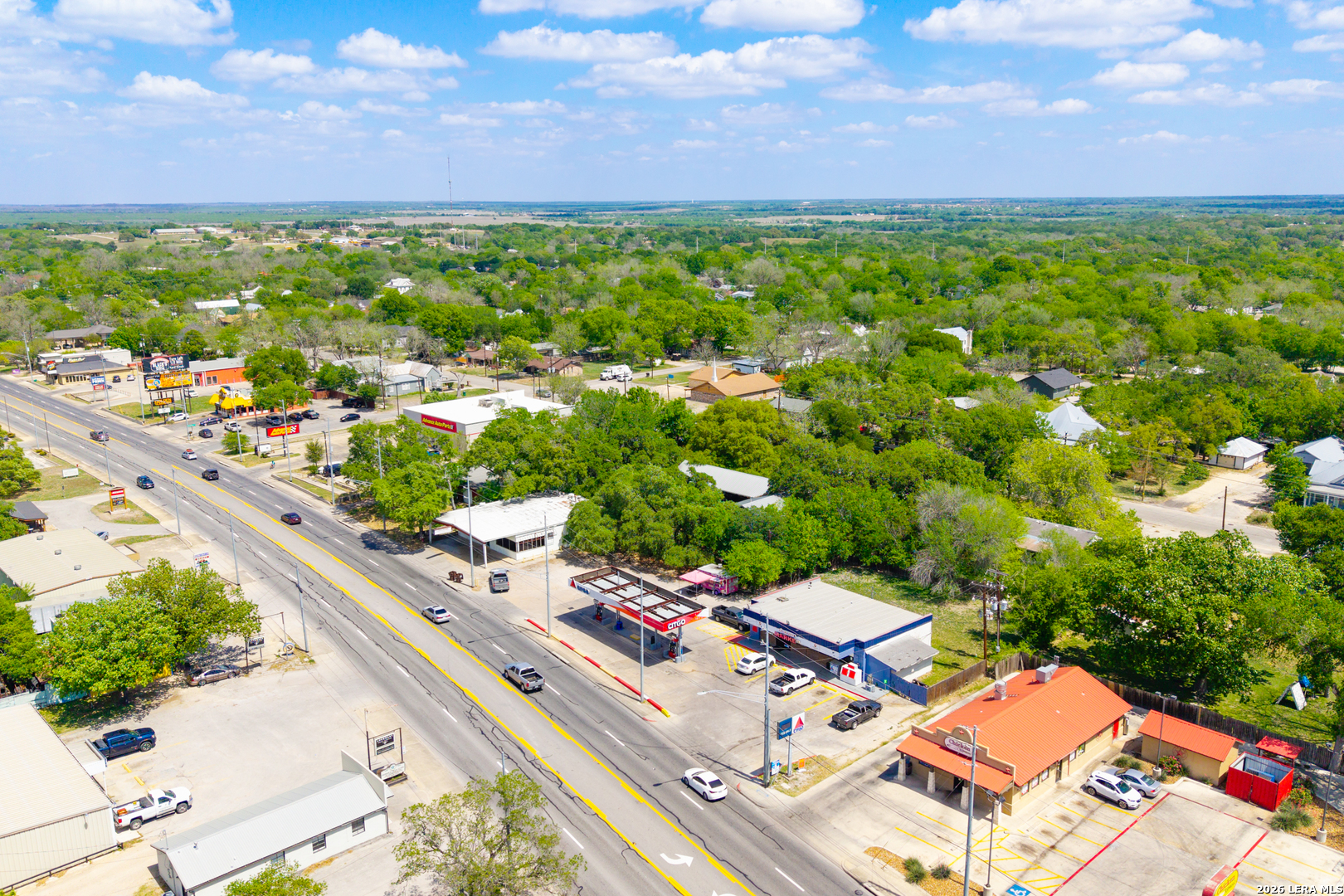 725 S Brazos St, Lockhart, TX 78644