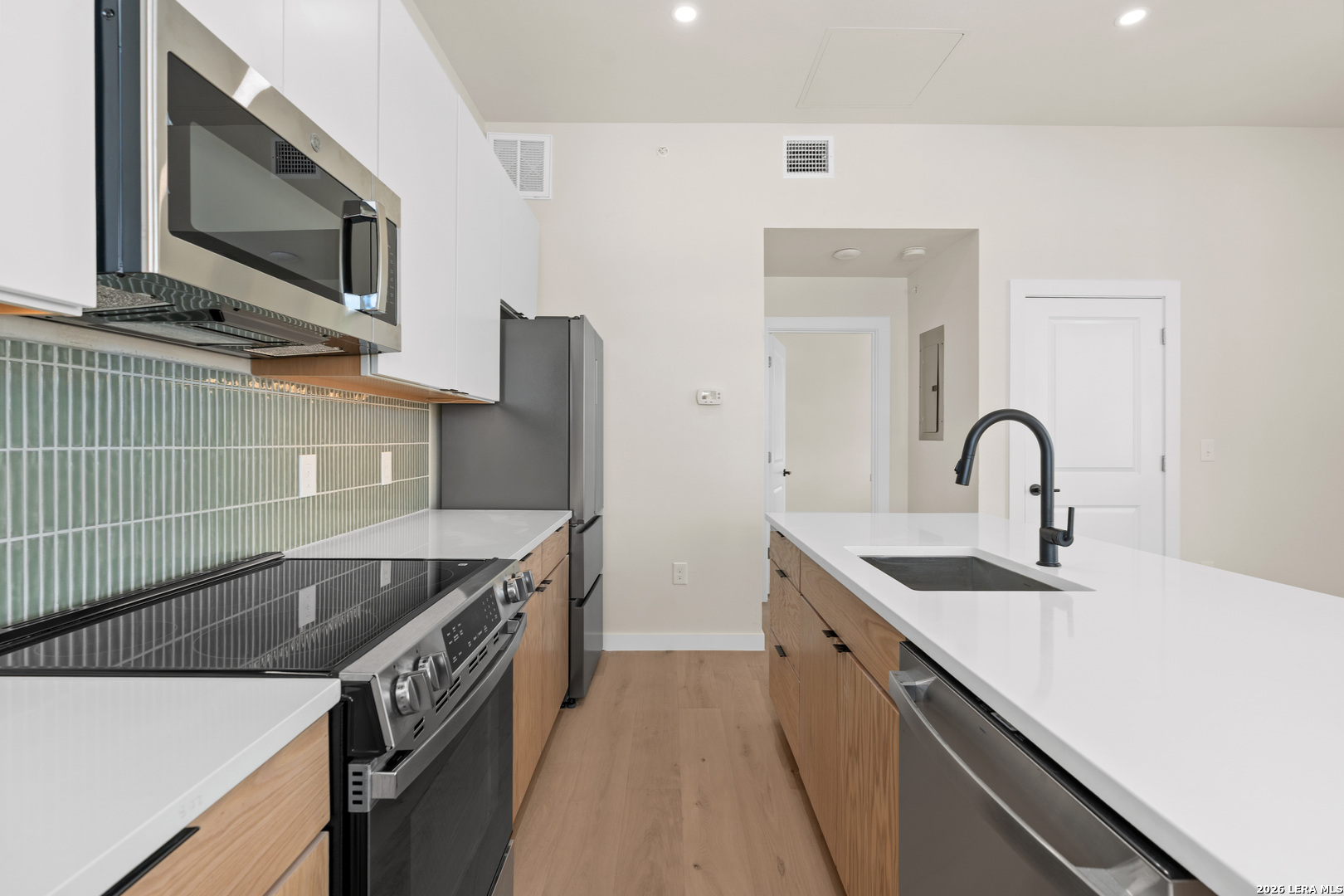 725 W ASHBY PL, #206, San Antonio, TX 78212