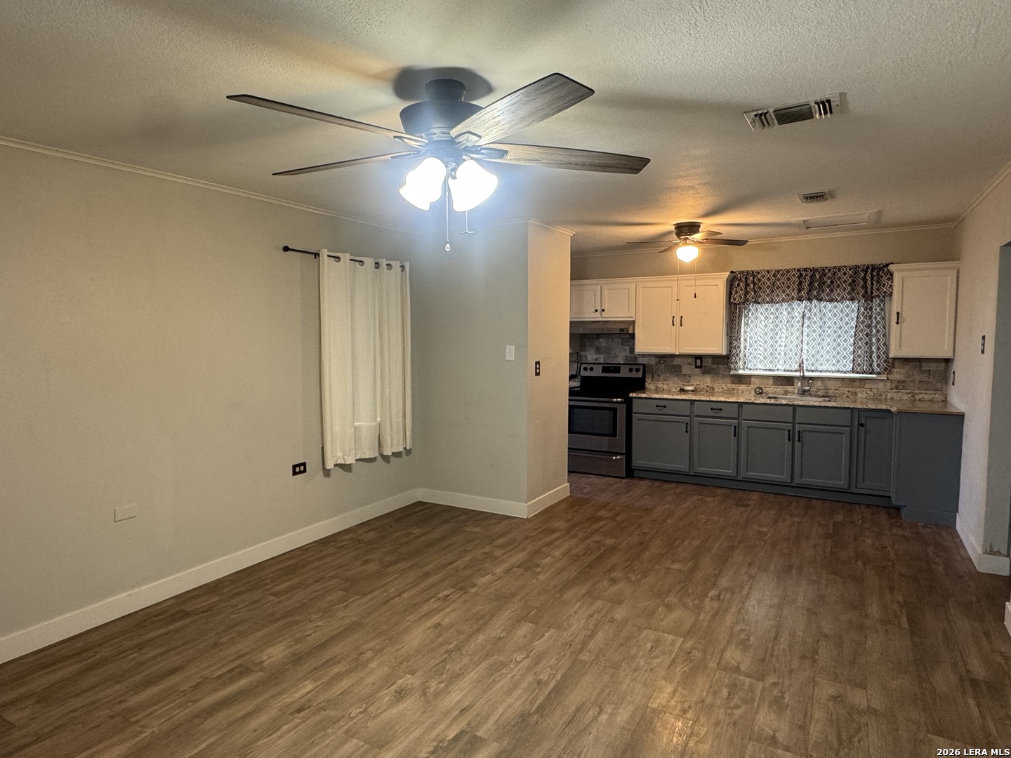 311 W GOODWIN ST, Pleasanton, TX 78064