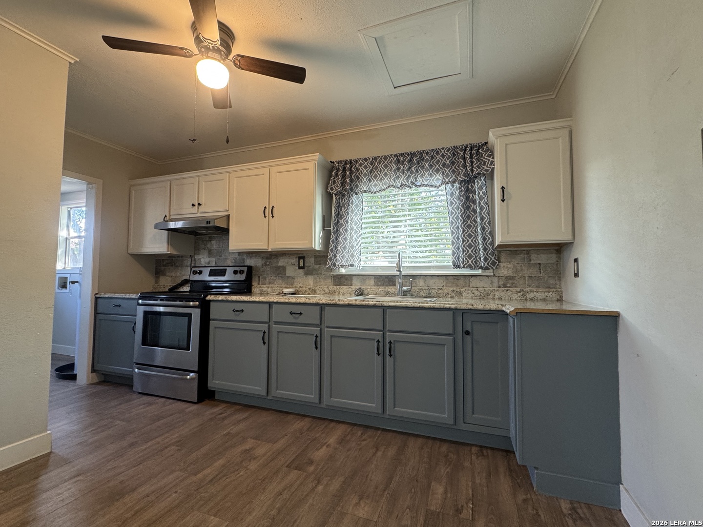 311 W GOODWIN ST, Pleasanton, TX 78064