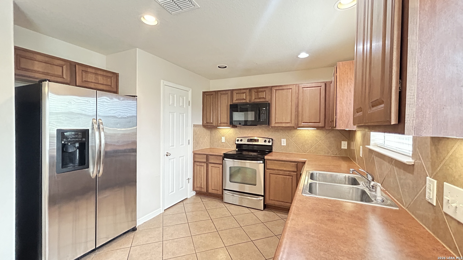9106 EVERTON, San Antonio, TX 78245