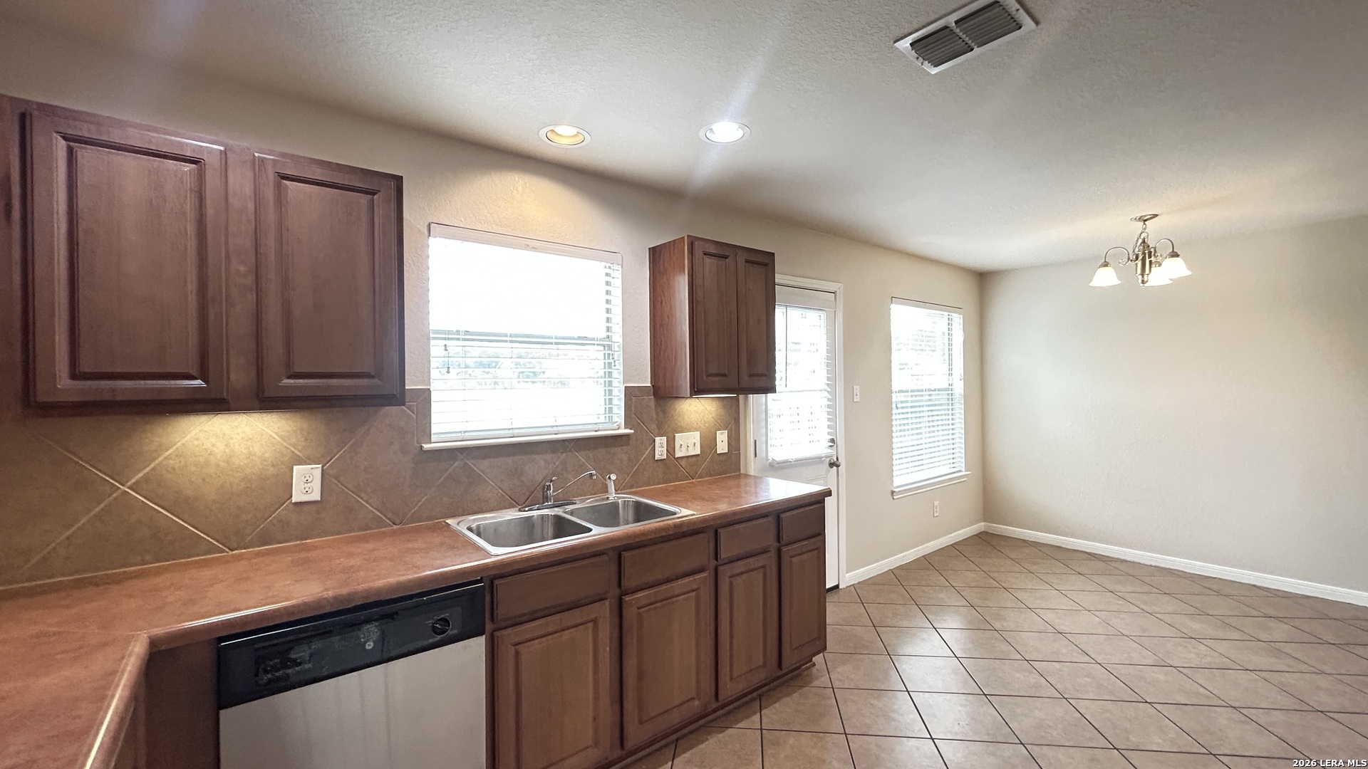 9106 EVERTON, San Antonio, TX 78245