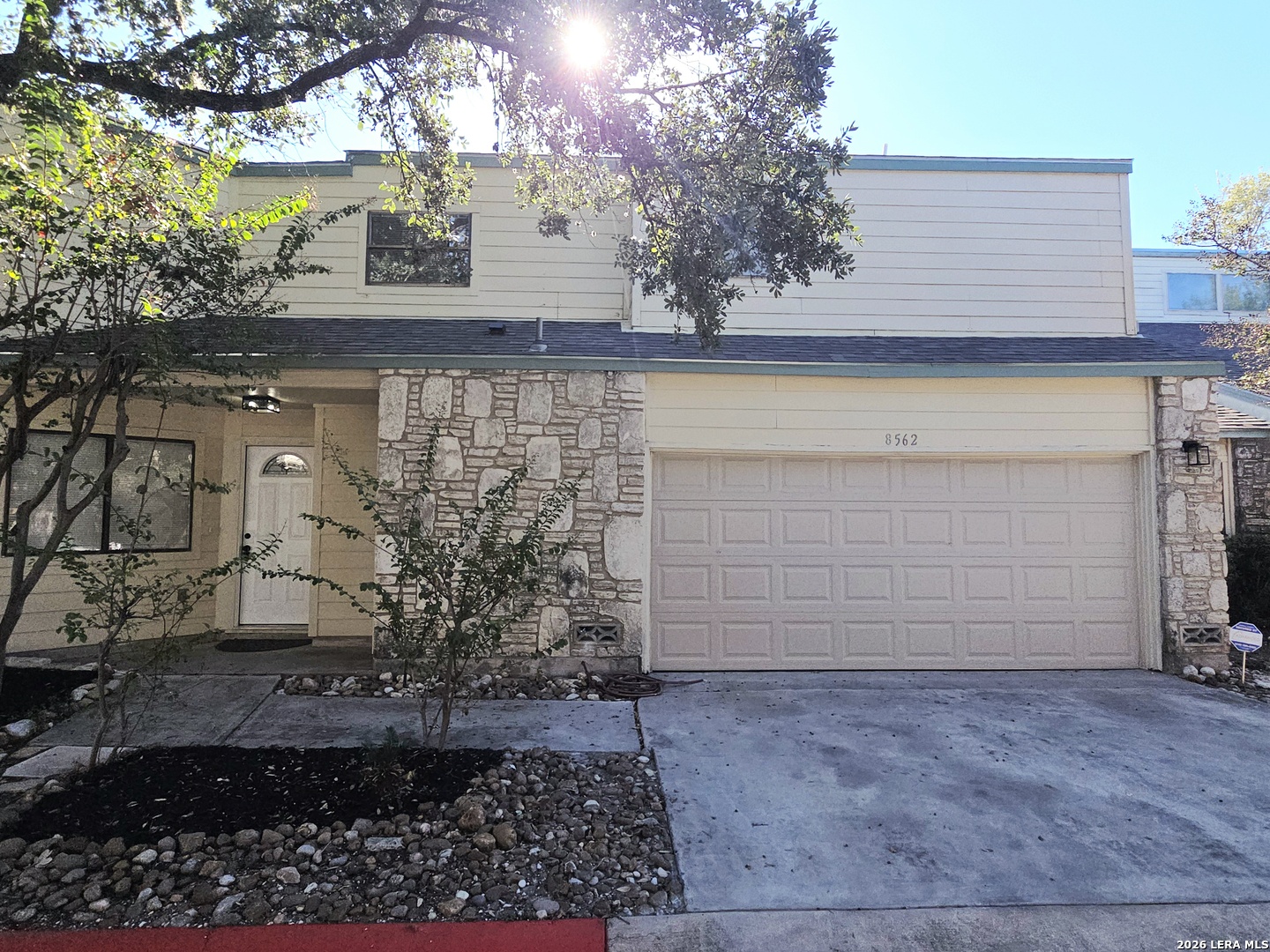 Photo 1 of Single family home for sale at 8562 Echo Crk Ln, San Antonio, TX 78240 | MLS# 2022132 | Listing updated on 2026-10-08