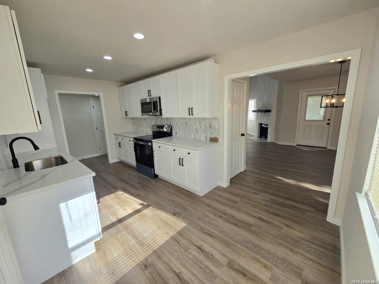 Photo 3 of Single family home for sale at 8562 Echo Crk Ln, San Antonio, TX 78240 | MLS# 2022132 | Listing updated on 2026-10-08