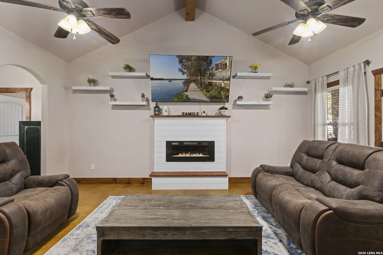 193 County Road 271, Rio Medina, TX 78066