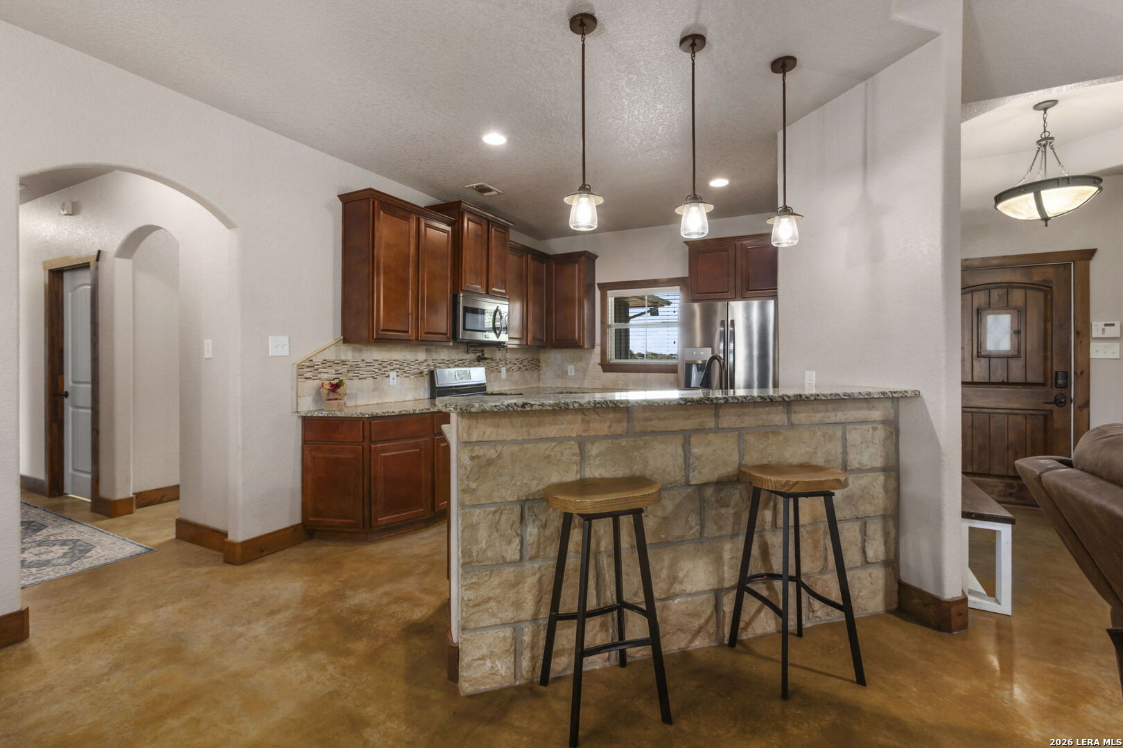 193 County Road 271, Rio Medina, TX 78066