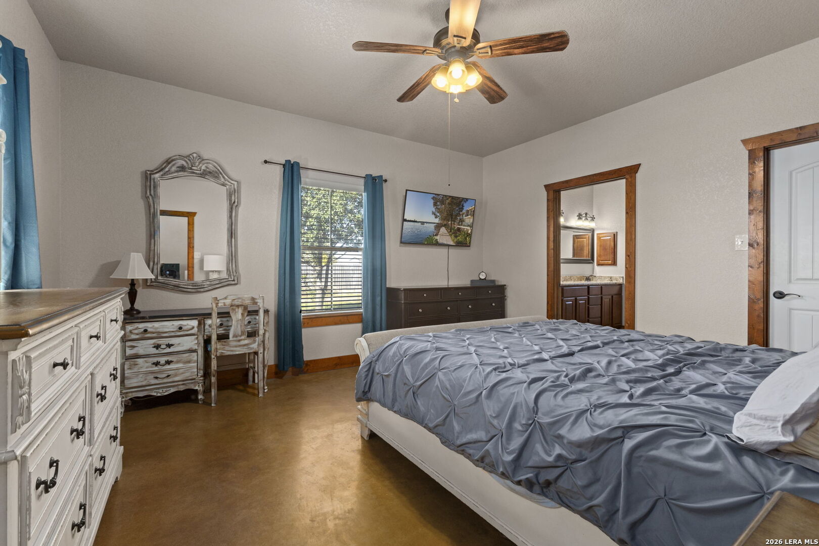 193 County Road 271, Rio Medina, TX 78066