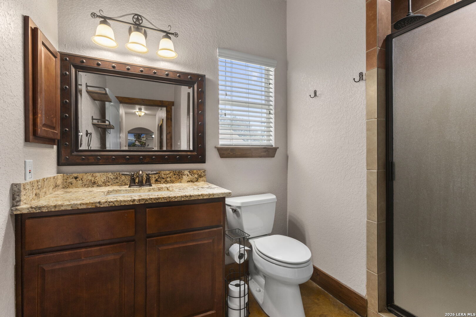 193 County Road 271, Rio Medina, TX 78066