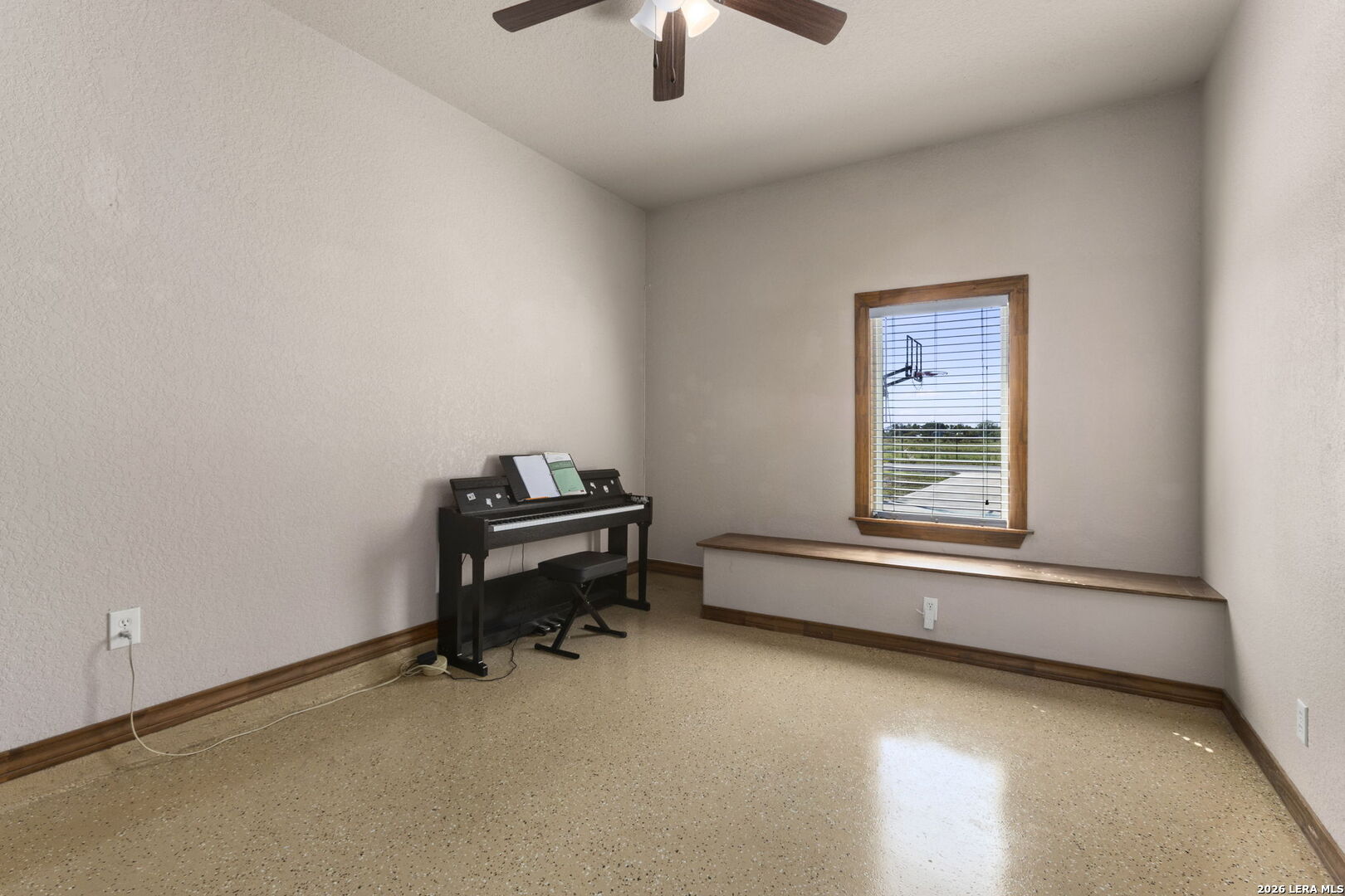 193 County Road 271, Rio Medina, TX 78066