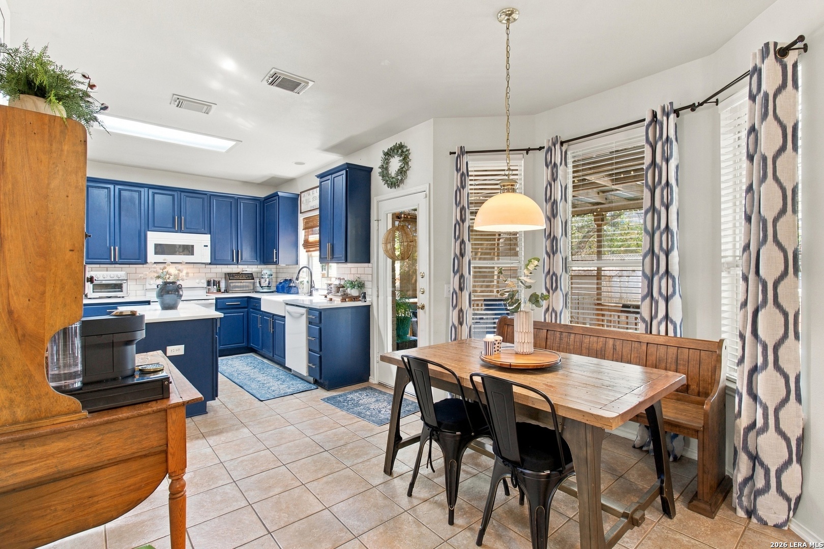 Eat-In Kitchen