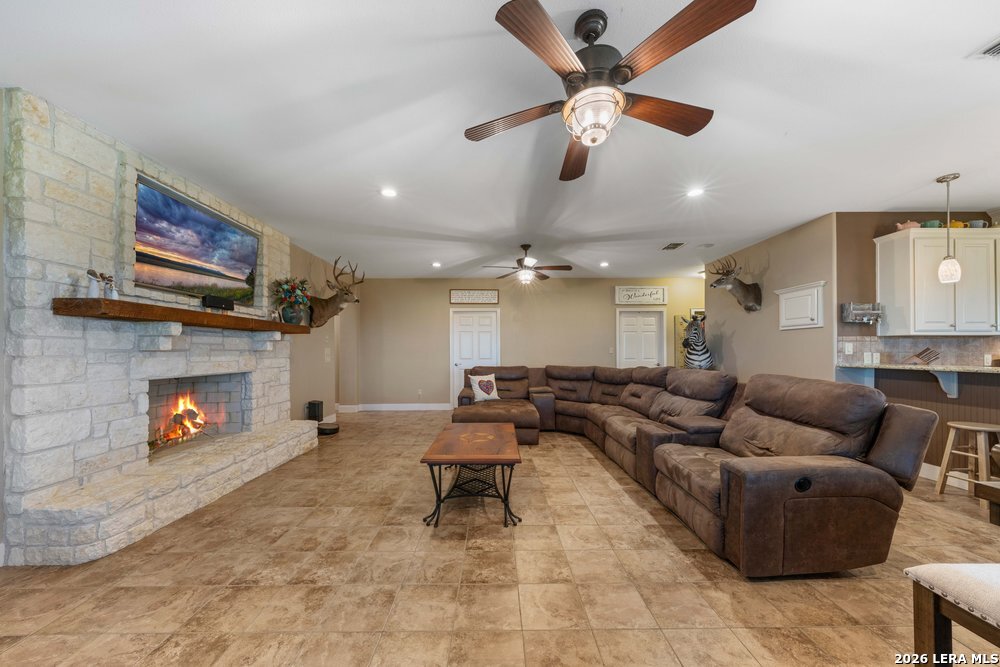2888 County Road 136, Kenedy, TX 78119