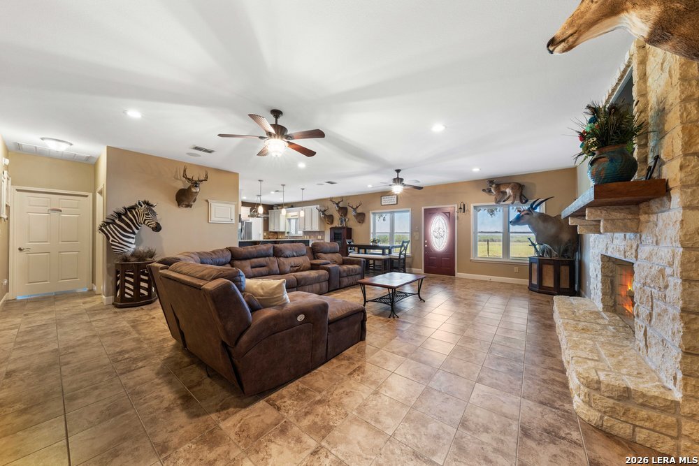 2888 County Road 136, Kenedy, TX 78119