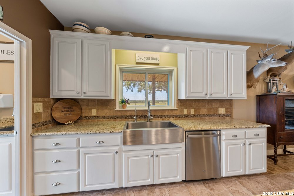 2888 County Road 136, Kenedy, TX 78119