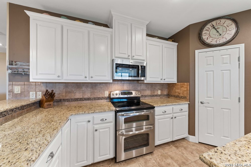 2888 County Road 136, Kenedy, TX 78119