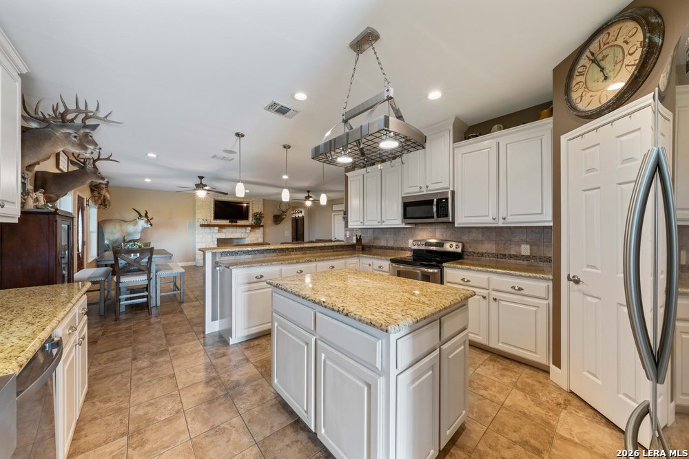 2888 County Road 136, Kenedy, TX 78119