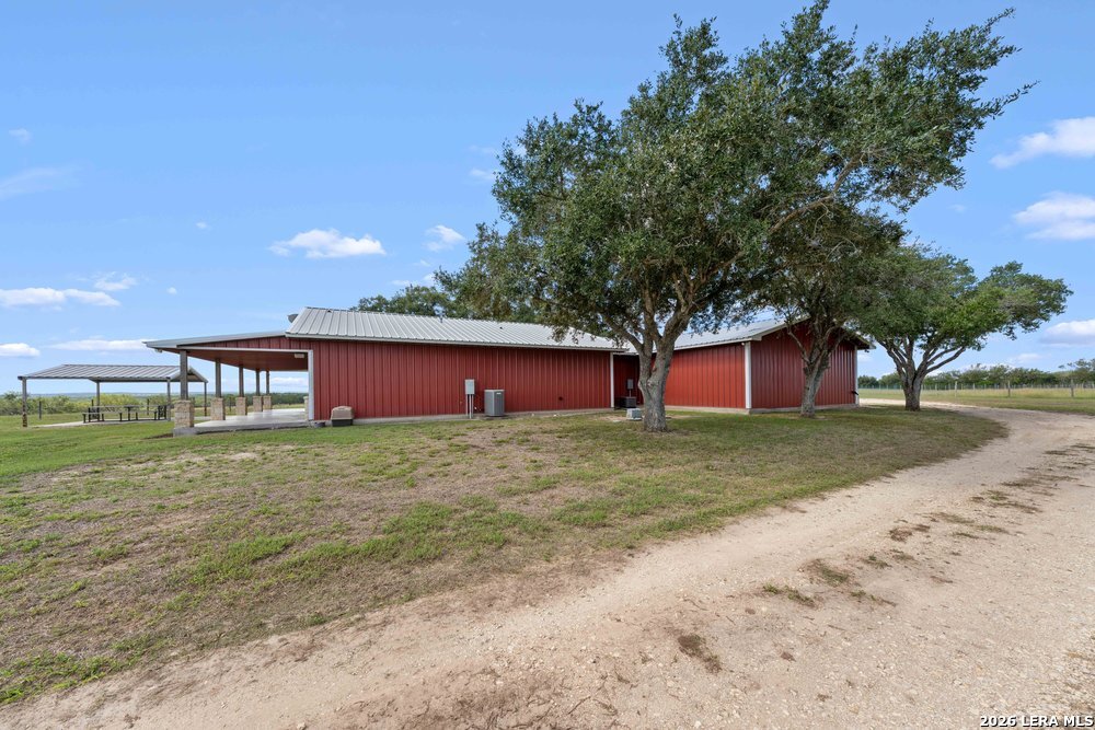 2888 County Road 136, Kenedy, TX 78119
