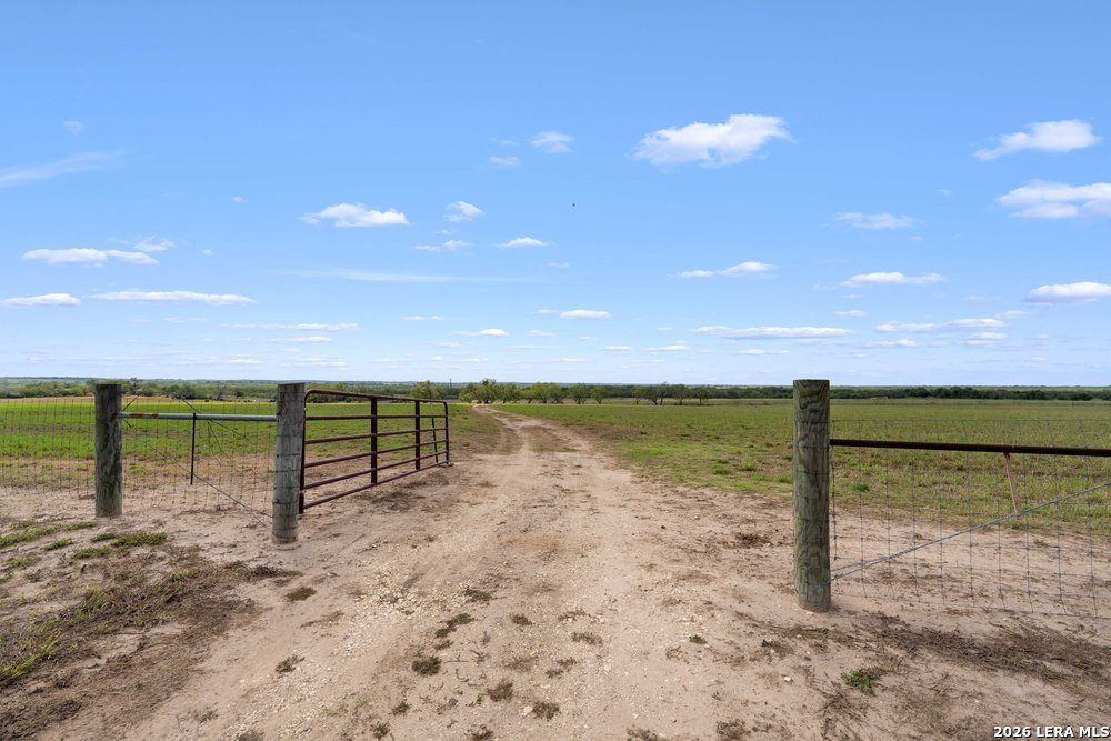 2888 County Road 136, Kenedy, TX 78119