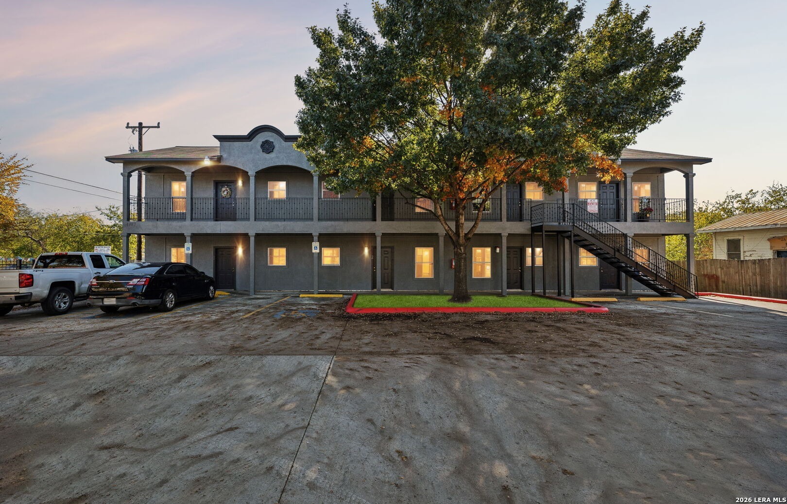 Property photo for 1702 W Craig PL, San Antonio, TX